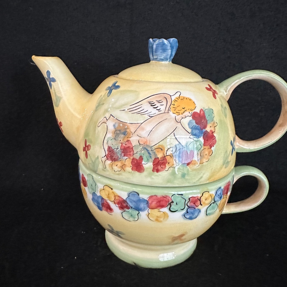 Mesa International, Nesting teapot and teacup .